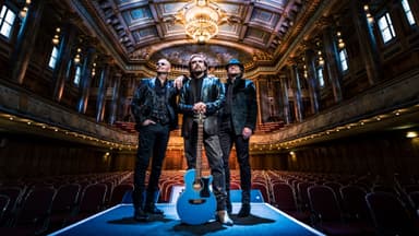 NIGHT FEVER-A TRIBUTE TO BEE GEES